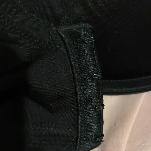 Sleek Black Lace Bra by Joyspun with lace detail. Size 44DDD. - Picture 3 of 4